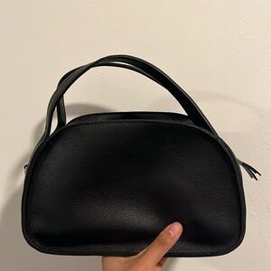 🛑SOLD🛑
Madewell Leather black crossbody